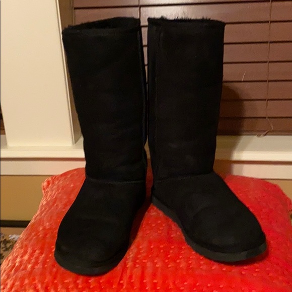 UGG Classic Tall Boots - Picture 4 of 6